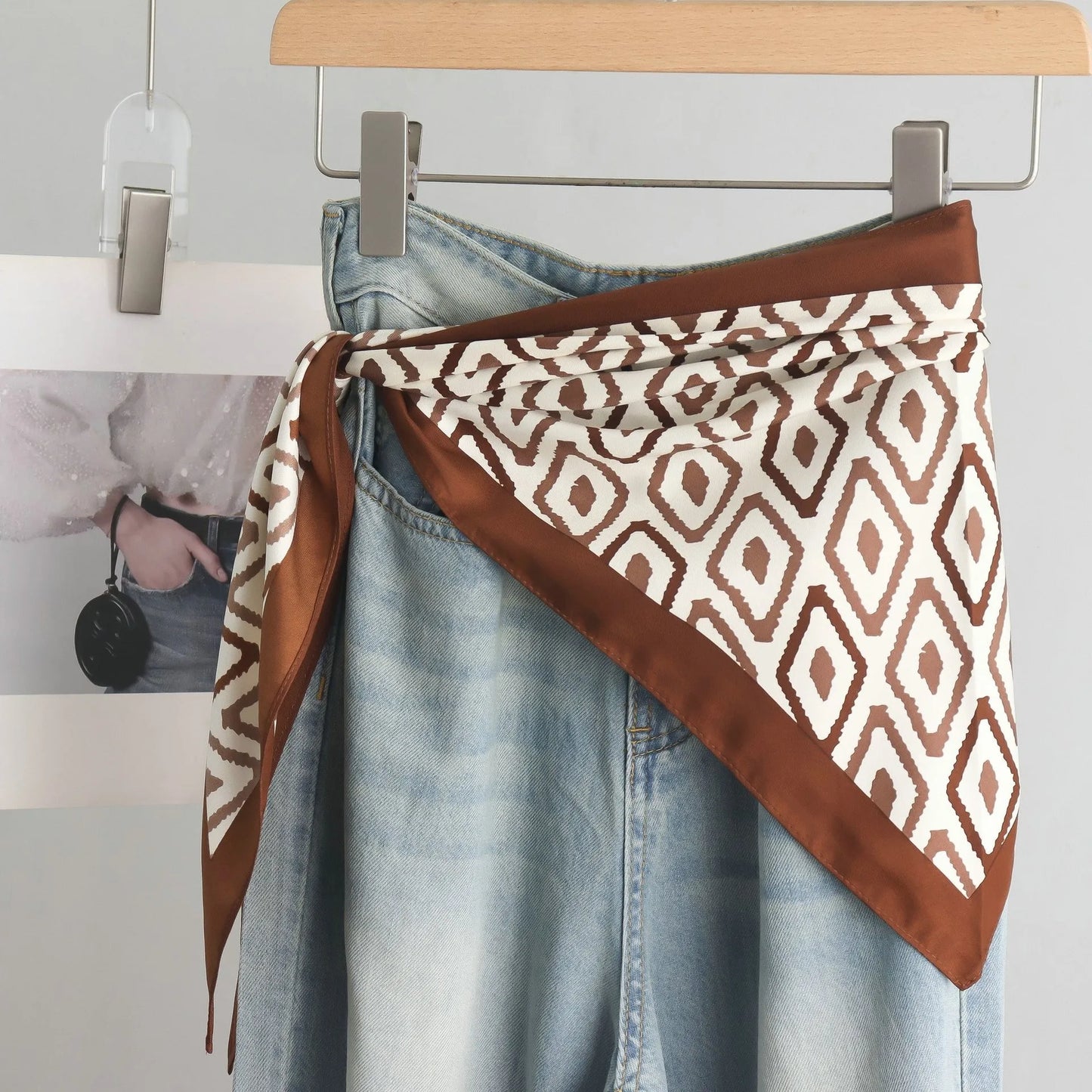 High-End Retro Tie-Dye Triangular Binder Headcloth Women's Spring and Summer New Niche Fashion All-Matching Scarf Jeans Belt