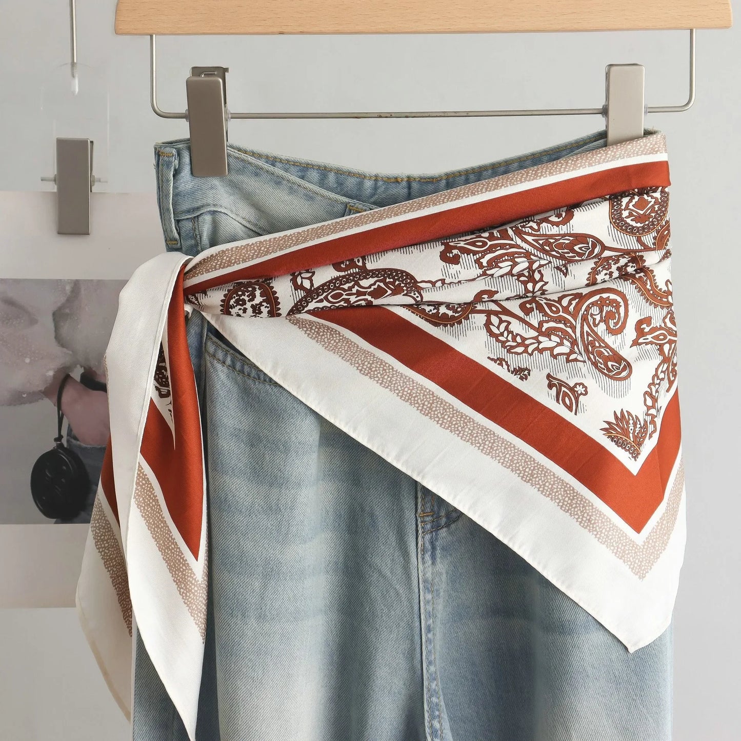 High-End Retro Tie-Dye Triangular Binder Headcloth Women's Spring and Summer New Niche Fashion All-Matching Scarf Jeans Belt