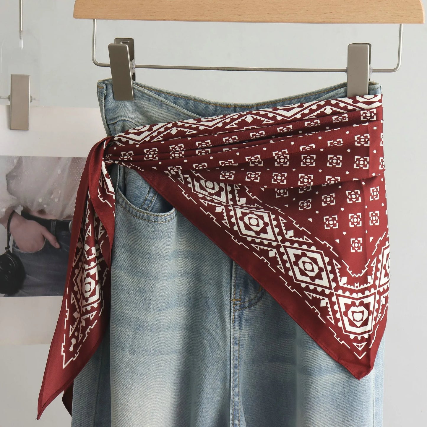 High-End Retro Tie-Dye Triangular Binder Headcloth Women's Spring and Summer New Niche Fashion All-Matching Scarf Jeans Belt