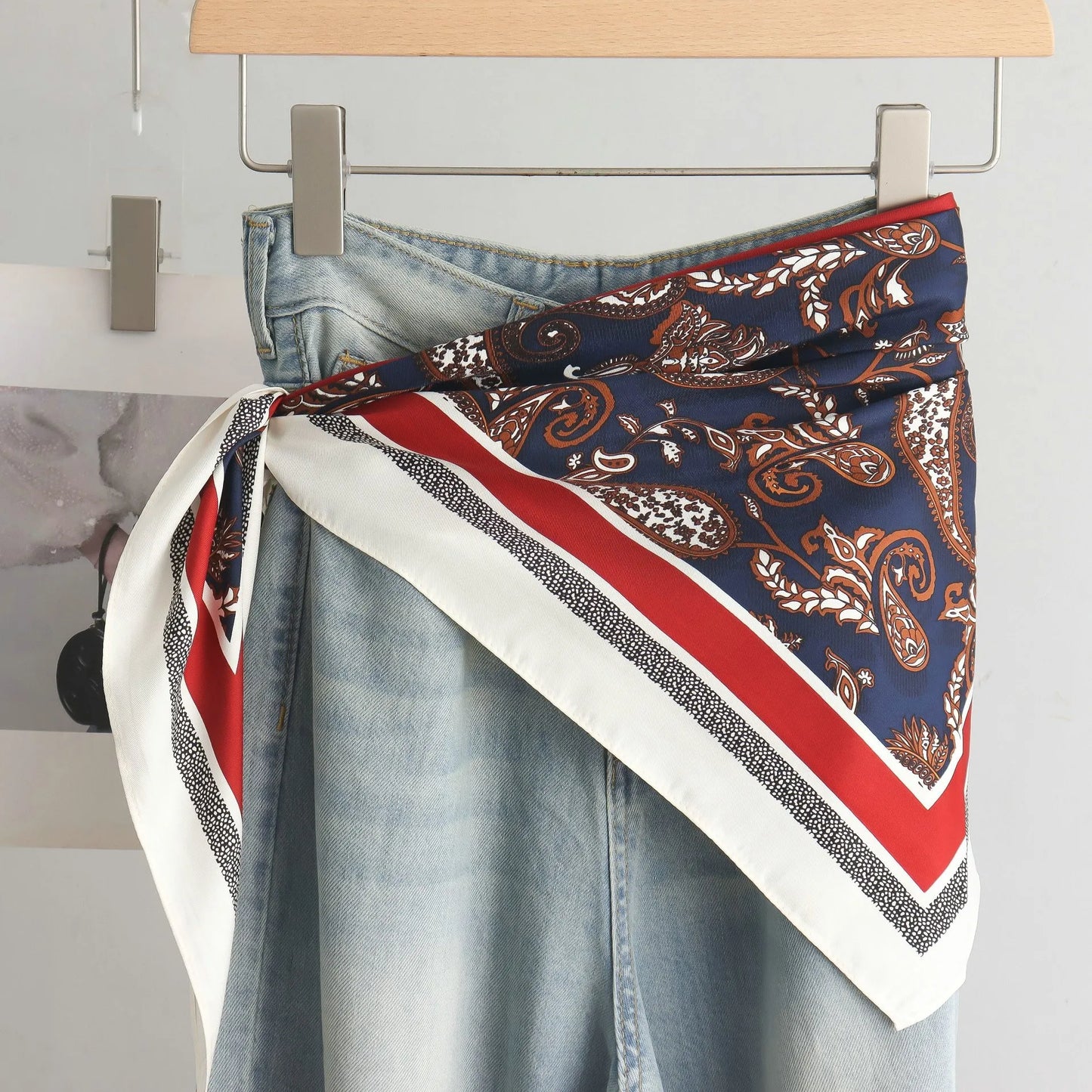 High-End Retro Tie-Dye Triangular Binder Headcloth Women's Spring and Summer New Niche Fashion All-Matching Scarf Jeans Belt