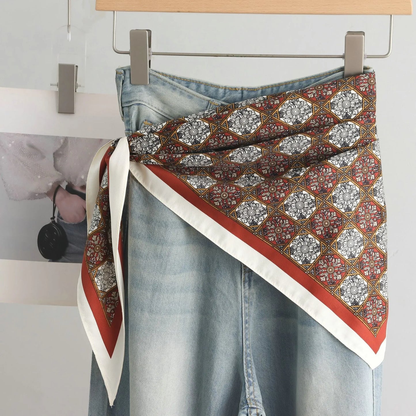 High-End Retro Tie-Dye Triangular Binder Headcloth Women's Spring and Summer New Niche Fashion All-Matching Scarf Jeans Belt