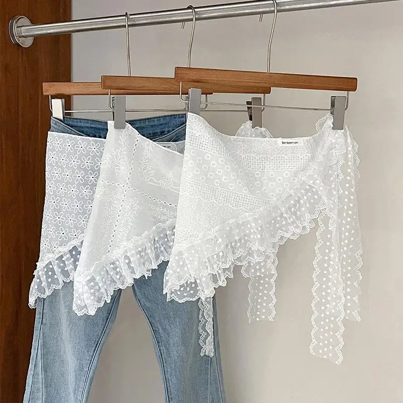 New Hollow Lace Scarf Retro Triangle Headscarf Embroidered Lace Neck Scarf White Lace Up Travel Photo Headband for Women girls