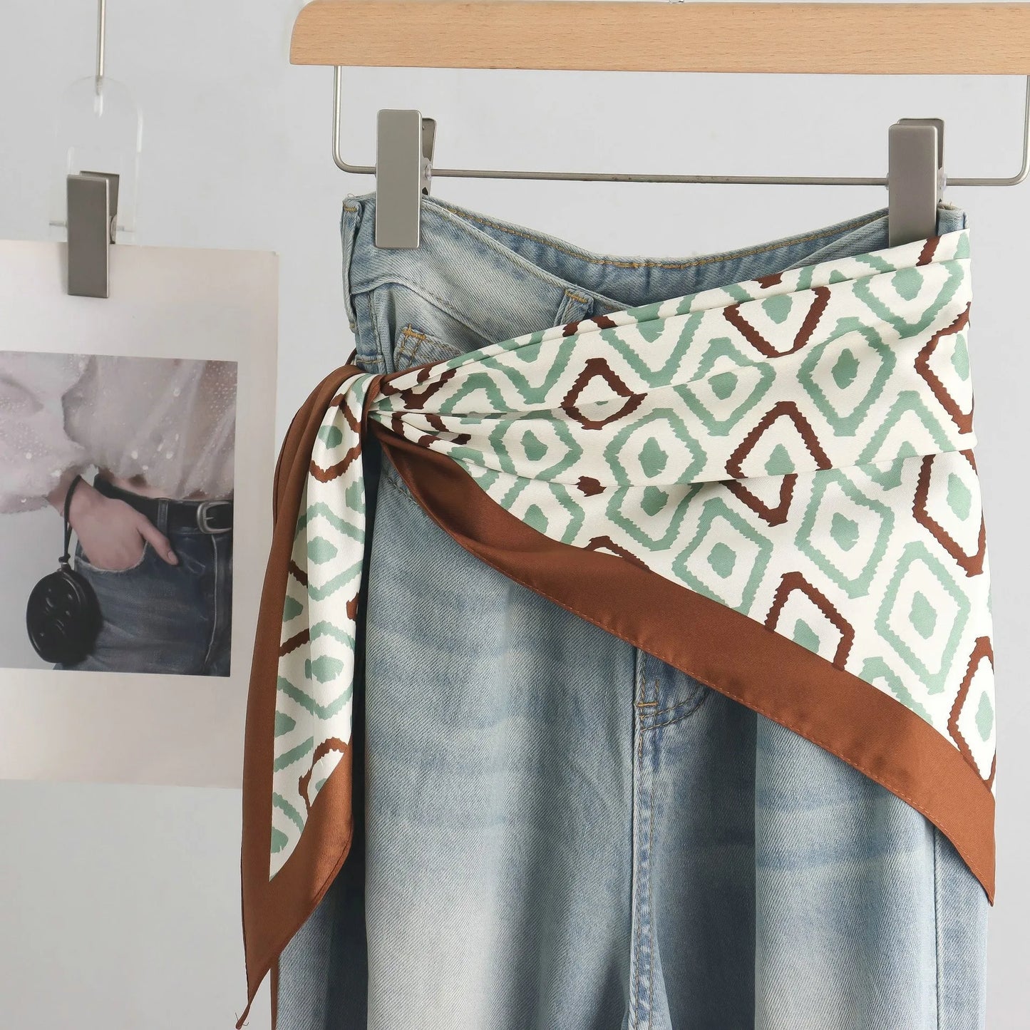 High-End Retro Tie-Dye Triangular Binder Headcloth Women's Spring and Summer New Niche Fashion All-Matching Scarf Jeans Belt