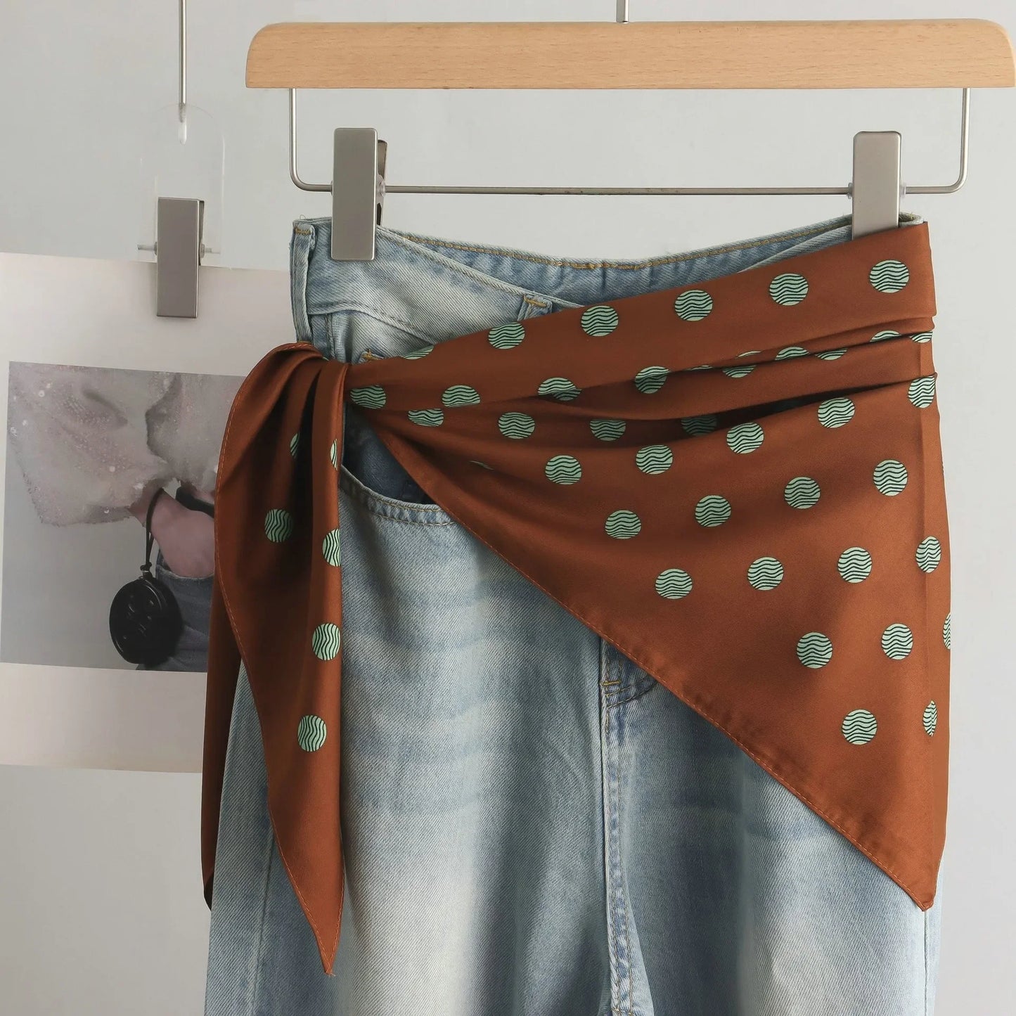 High-End Retro Tie-Dye Triangular Binder Headcloth Women's Spring and Summer New Niche Fashion All-Matching Scarf Jeans Belt