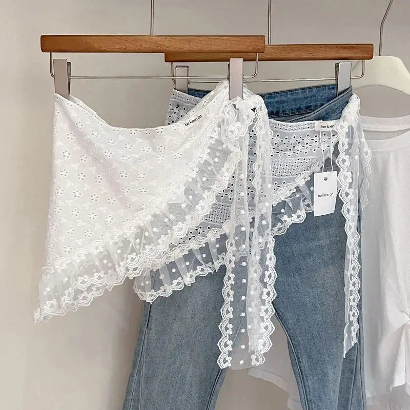 New Hollow Lace Scarf Retro Triangle Headscarf Embroidered Lace Neck Scarf White Lace Up Travel Photo Headband for Women girls